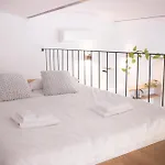 Crystal City Apartment Self-Check-In