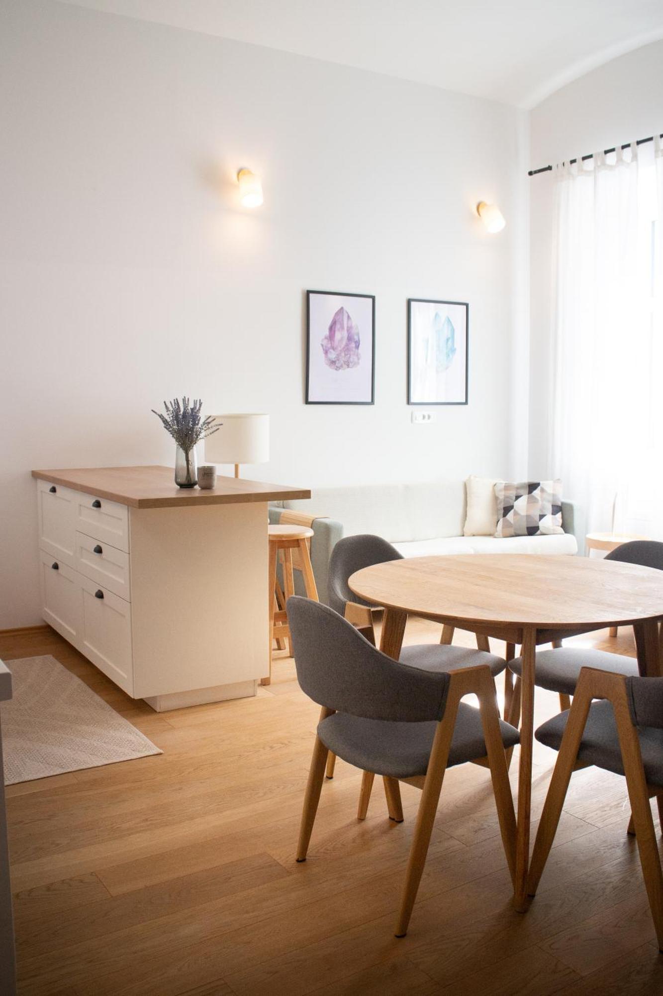 Crystal Self-check-in Apartma